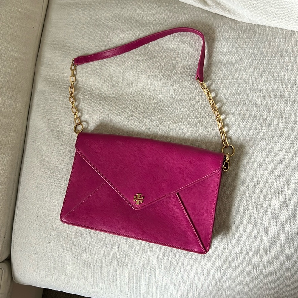 Hot pink Tory Burch envelope bag.  Like new.